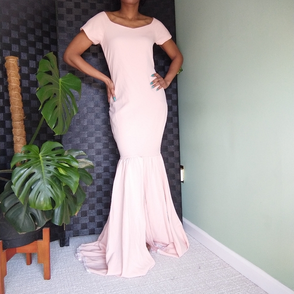 Women's long flowy fishtail blush pink dress - Picture 3 of 13